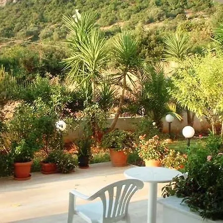 Filoxenia & Apartahotel
