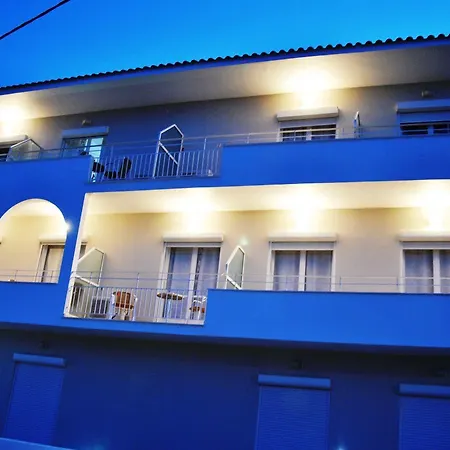 Filoxenia & Apartahotel 2*