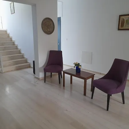 Filoxenia & Hotel de apartamente 2*
