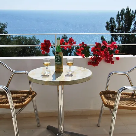 Apart-hotel Filoxenia & Poros (Kefalonia)