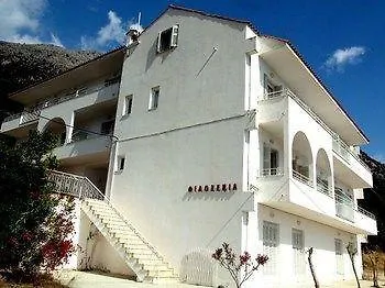 Filoxenia & Hotel de apartamente Poros (Kefalonia)